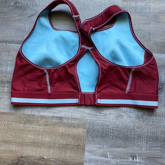 UA Sports Bra - Picture 3 of 5